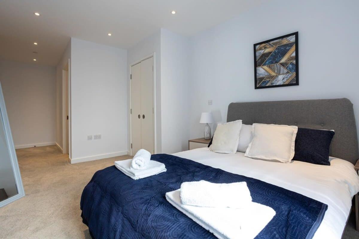 Stunning 2 Bedroom Апартаменты *