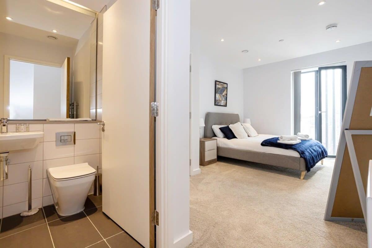 Stunning 2 Bedroom Апартаменты